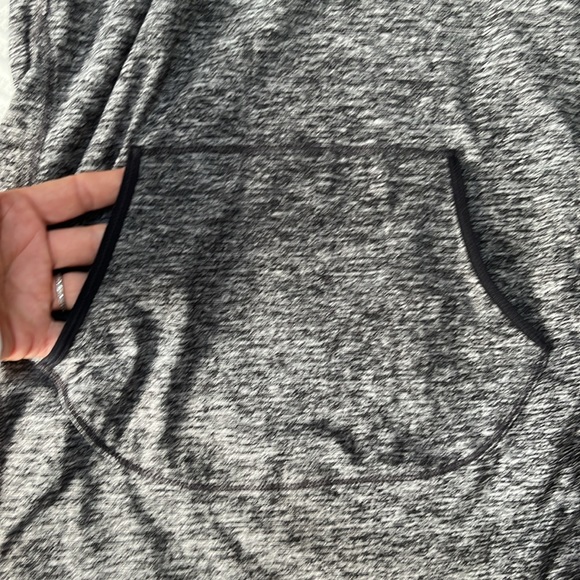 Nike running top - Picture 3 of 5